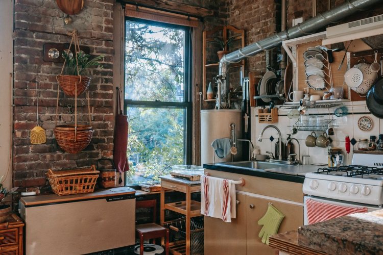 Планировка кухни с двумя окнами: 97 фото дизайна